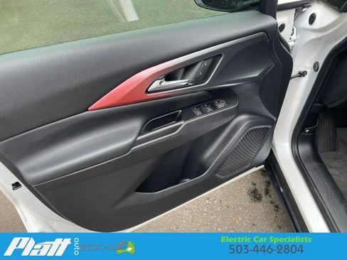 Used 2024 Chevrolet Equinox EV RS FWD image 17