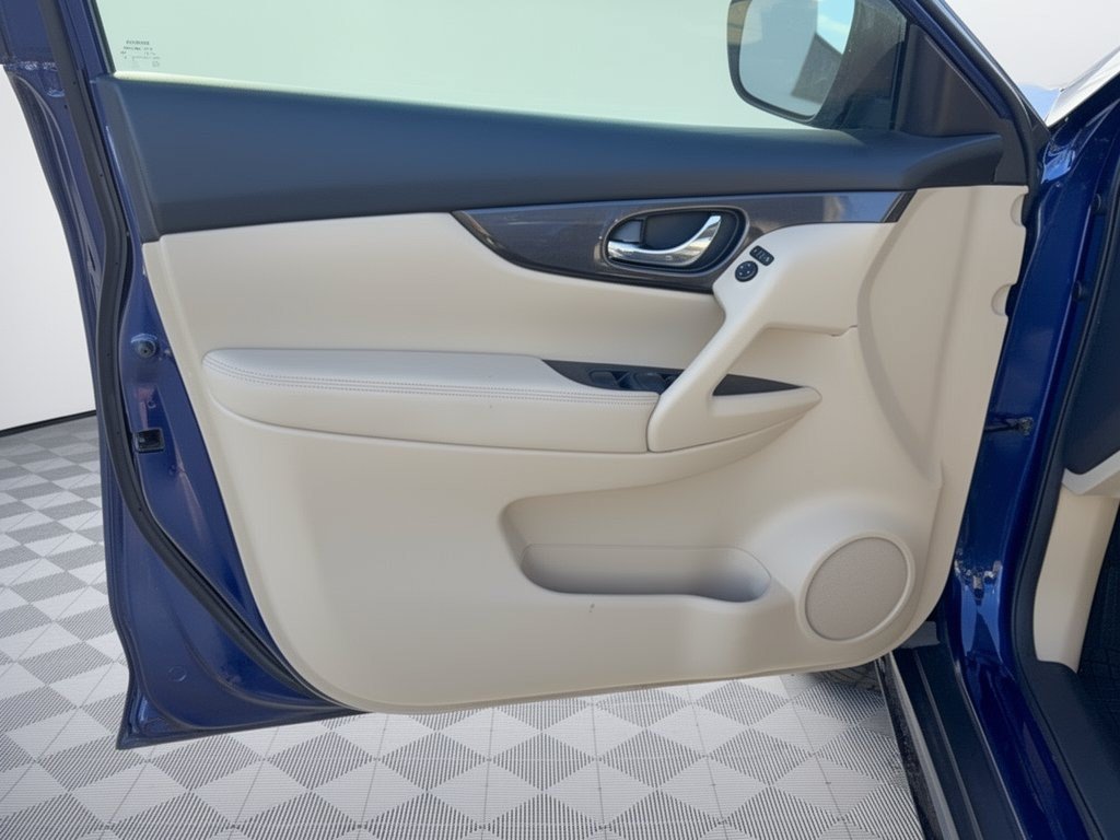 Used 2017 Nissan Rogue S FWD image 18