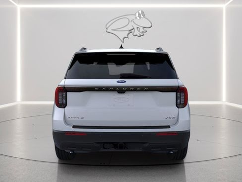 New 2026 Ford Explorer Active image 5