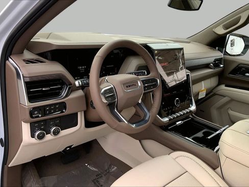 New 2026 GMC Yukon Denali w/ Sun & Power Step Package AWD/4WD image 8