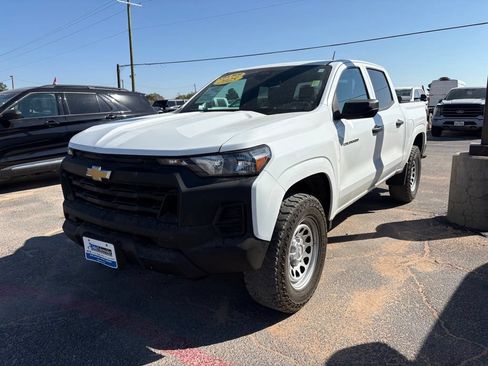 Used 2024 Chevrolet Colorado W/T w/ WT Convenience Package AWD/4WD image 2