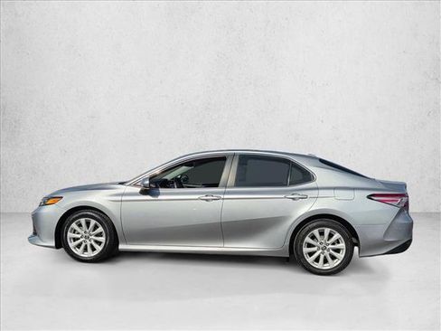 Used 2019 Toyota Camry LE w/ Carpet Mat Package image 9