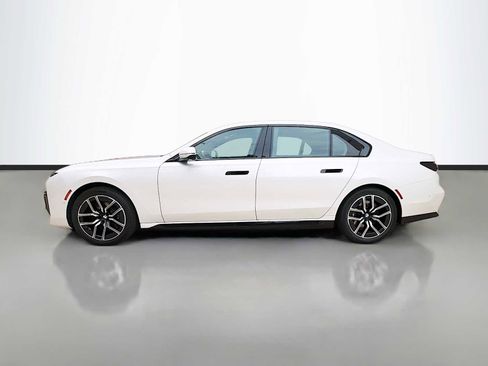 Certified 2024 BMW 740i xDrive w/ Premium Package AWD/4WD image 5