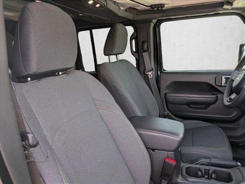 Used 2025 Jeep Wrangler Unlimited Sport AWD/4WD image 14