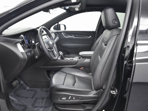 Used 2022 Cadillac XT5 Premium Luxury image 11