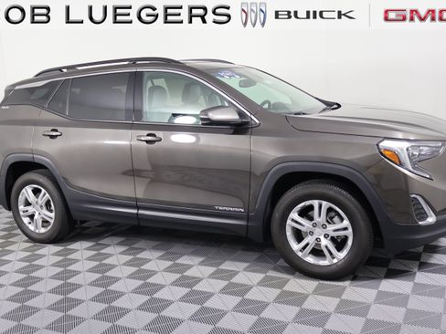Certified 2020 GMC Terrain SLE w/ Driver Convenience Package AWD/4WD image 2
