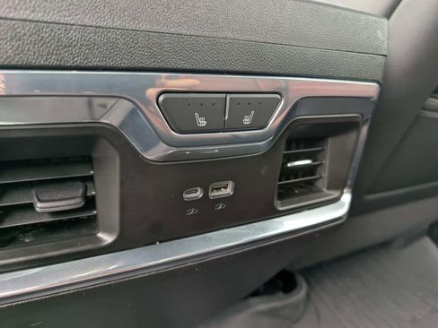 Certified 2024 GMC Sierra 3500 Denali Ultimate AWD/4WD image 16