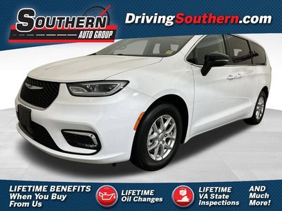 Used 2024 Chrysler Pacifica Touring-L