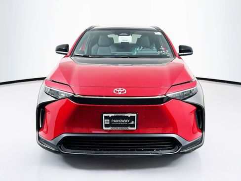 Used 2025 Toyota bZ4X AWD w/ Weather Package image 2