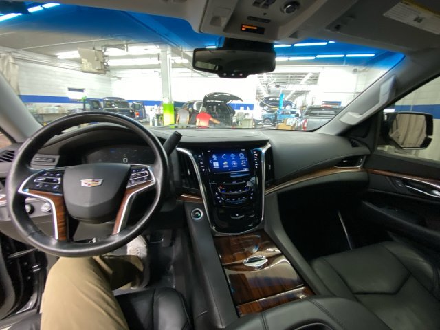 Used 2015 Cadillac Escalade Premium AWD/4WD image 29