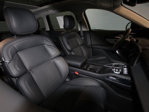 New 2026 Lincoln Nautilus Reserve image 26