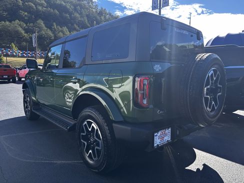 New 2025 Ford Bronco Outer Banks image 4