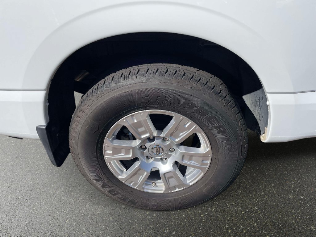 Used 2018 Nissan Titan SV w/ SV Convenience Package AWD/4WD image 7