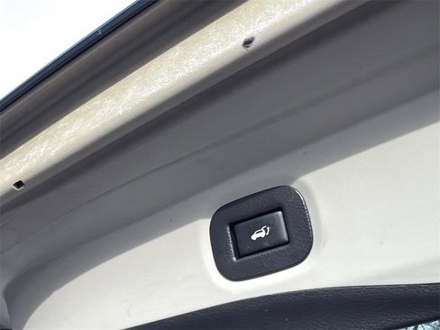 Used 2016 Nissan Rogue SV w/ SV Premium Package image 10