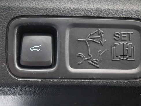 Used 2021 Ford Expedition XLT image 29