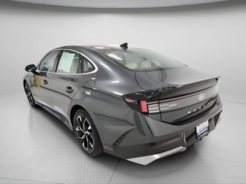 Used 2024 Hyundai Sonata SEL AWD/4WD image 9