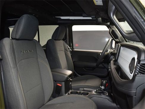 Used 2024 Jeep Wrangler Sahara w/ Technology Group image 12
