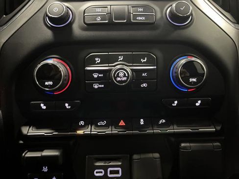 Used 2019 Chevrolet Silverado 1500 LT w/ All-Star Edition image 18