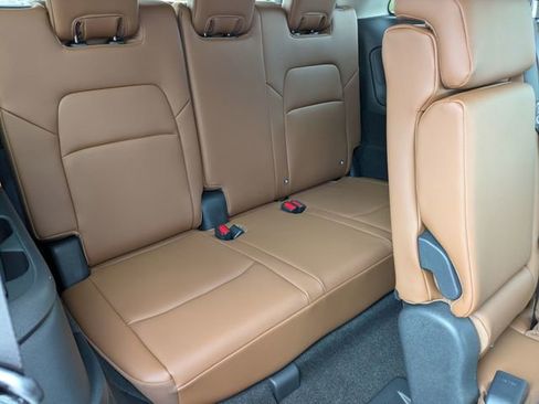 New 2025 Nissan Pathfinder Platinum image 32