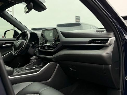 Used 2022 Toyota Highlander XSE FWD image 20