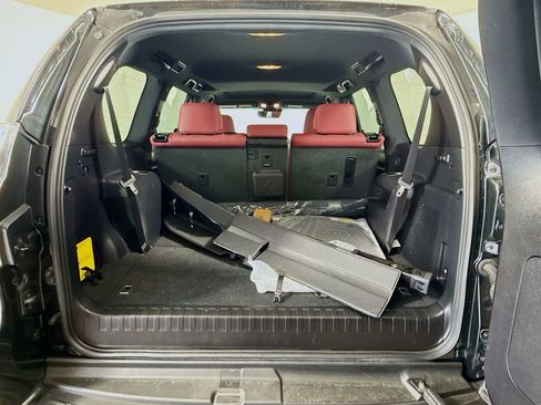 Certified 2023 Lexus GX 460 Premium w/ Premium Package AWD/4WD image 28