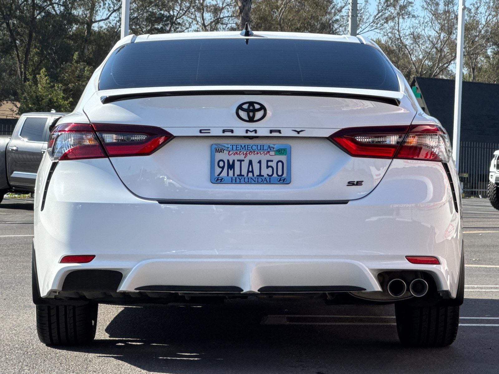 Used 2024 Toyota Camry SE w/ Convenience Package FWD image 4