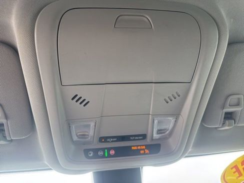 Used 2024 Chevrolet Equinox LT AWD/4WD image 23