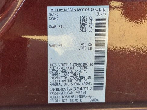 Used 2025 Nissan Altima 2.5 SV FWD image 30