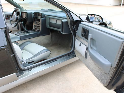 Used 1987 Pontiac Fiero GT RWD image 16