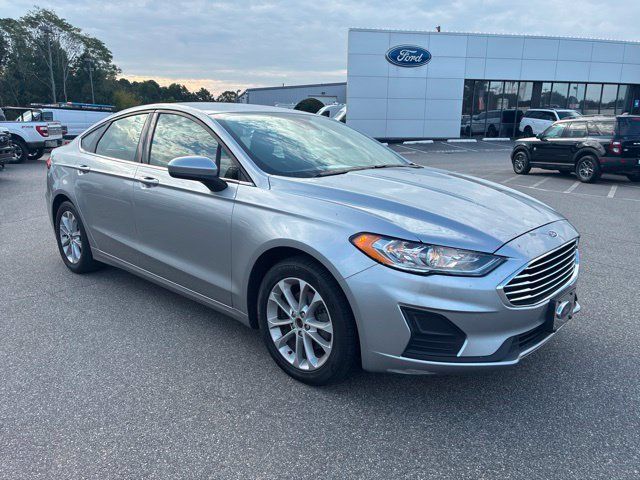 Used 2020 Ford Fusion SE FWD image 1
