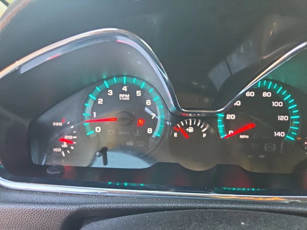 Used 2014 Chevrolet Traverse LT FWD image 14