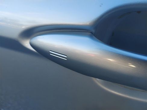 Used 2023 Toyota Camry XSE image 15