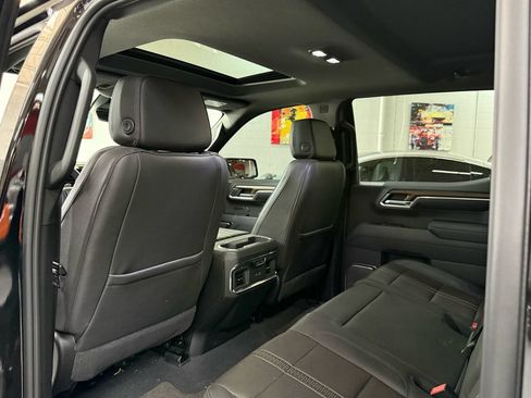 Used 2026 Chevrolet Silverado 1500 High Country w/ Midnight Edition AWD/4WD image 13