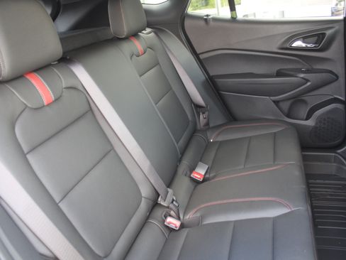 New 2026 Chevrolet Trax RS w/ Sunroof Package FWD image 17