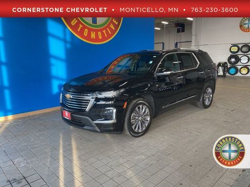 Used 2023 Chevrolet Traverse Premier image 1