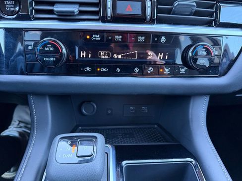 Used 2025 Nissan Pathfinder SL w/ Cargo Package image 27