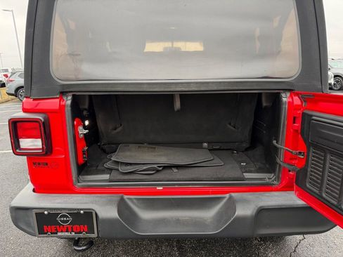 Used 2018 Jeep Wrangler Sport image 32