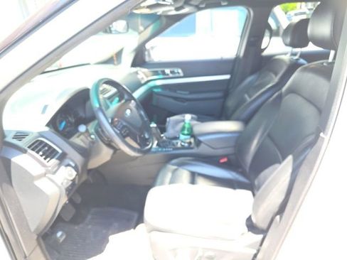 Used 2016 Ford Explorer XLT w/ Equipment Group 202A AWD/4WD image 5
