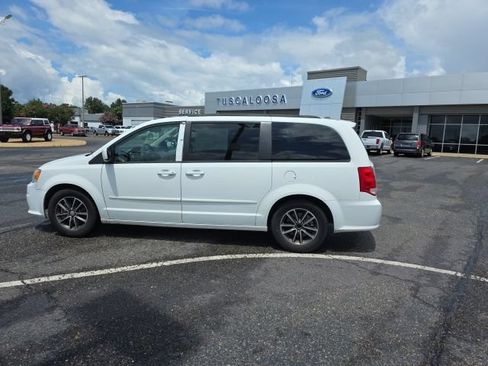 Used 2016 Dodge Grand Caravan SXT FWD image 6