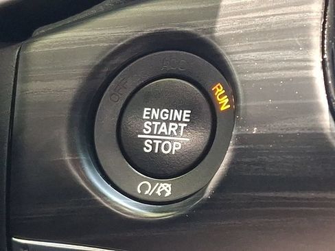 Used 2021 Jeep Grand Cherokee Limited w/ Sun & Sound Group AWD/4WD image 25