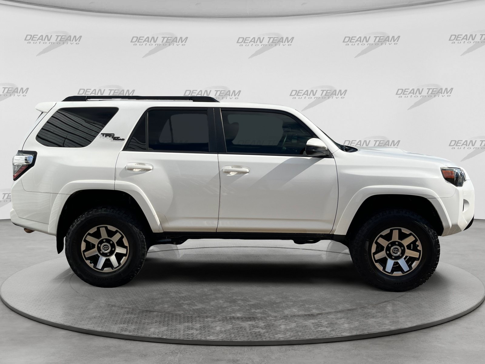Used 2019 Toyota 4Runner TRD Off-Road AWD/4WD image 8