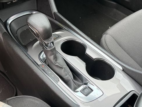 Used 2024 Chevrolet Malibu LT FWD image 32