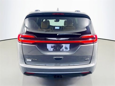 Used 2022 Chrysler Pacifica Pinnacle image 6