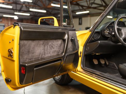 Used 1992 Alfa Romeo Spider Veloce image 25