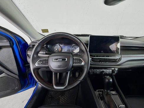 Used 2022 Jeep Compass Trailhawk w/ Trailhawk Convenience Group AWD/4WD image 13