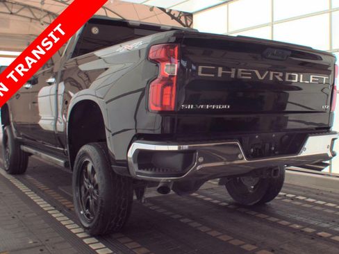 Used 2023 Chevrolet Silverado 1500 LTZ w/ LTZ Convenience Package II AWD/4WD image 5