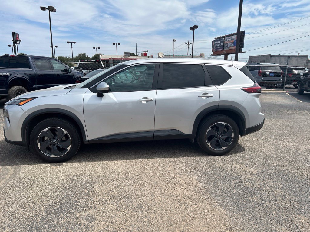 Used 2024 Nissan Rogue SV FWD image 5