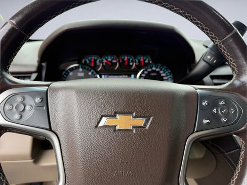 Used 2019 Chevrolet Suburban LT AWD/4WD image 35