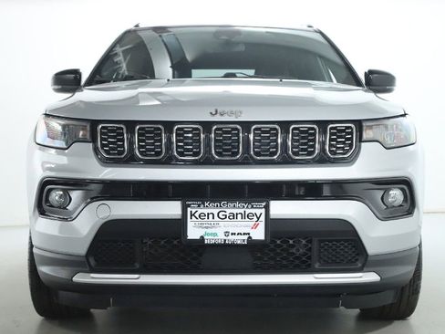 Used 2025 Jeep Compass Limited AWD/4WD image 5