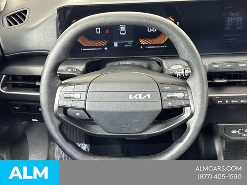Used 2025 Kia K4 LXS image 27